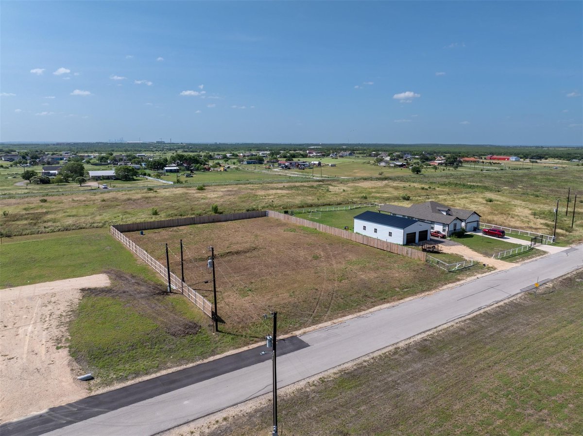 View 205 Desperado LOOP in Twin Creeks Sub 205 Desperado LOOP - property photo 1 - Luxury lot in Twin Creeks Sub, Del Valle, TX