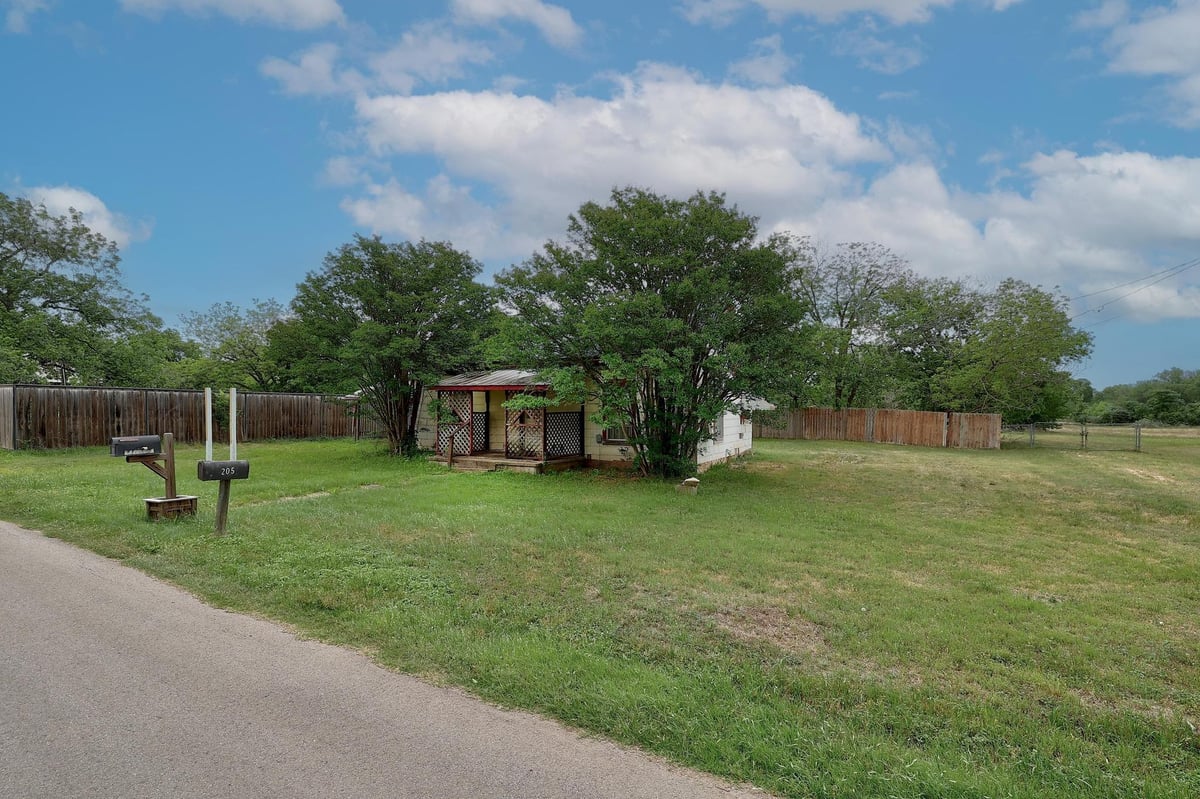 View 205 Fallwell St in 1510D291 - Town of Liberty Hill - lt 1950 205 Fallwell St - front exterior - Luxury home in 1510D291 - Town of Liberty Hill - lt 1950, Liberty Hill, TX