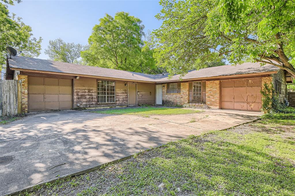 View 205 Lightsey Rd in Brinwood Sec 04 205 Lightsey Rd - front exterior - Luxury home in Brinwood Sec 04, Austin, TX