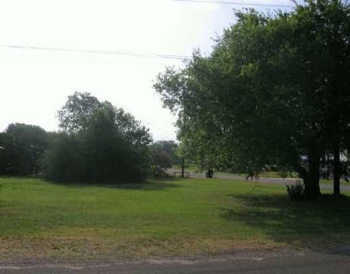 View 205 Live Oak 205 Live Oak - property photo 1 - Luxury lot in Johnson City, TX