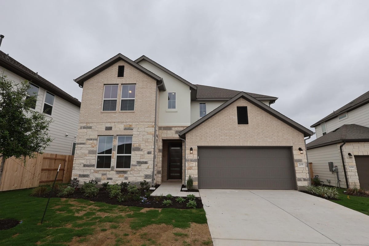 205 Marisol Bend - front exterior - Luxury home in Park Central, Georgetown, TX