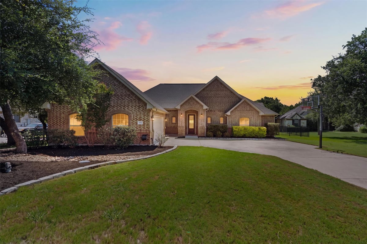 View 205 Quarry Lake EST in Quarry Lake Estates 205 Quarry Lake EST - property photo 1 - Luxury home in Quarry Lake Estates, Liberty Hill, TX