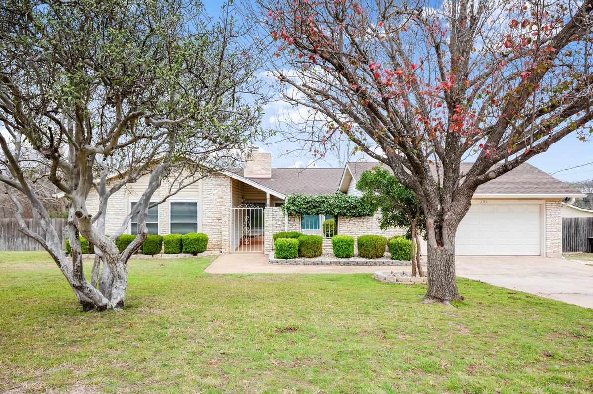 205 Ridgecrest Rd - property photo 1 - Luxury home in Oakcrest Estates, Georgetown, TX