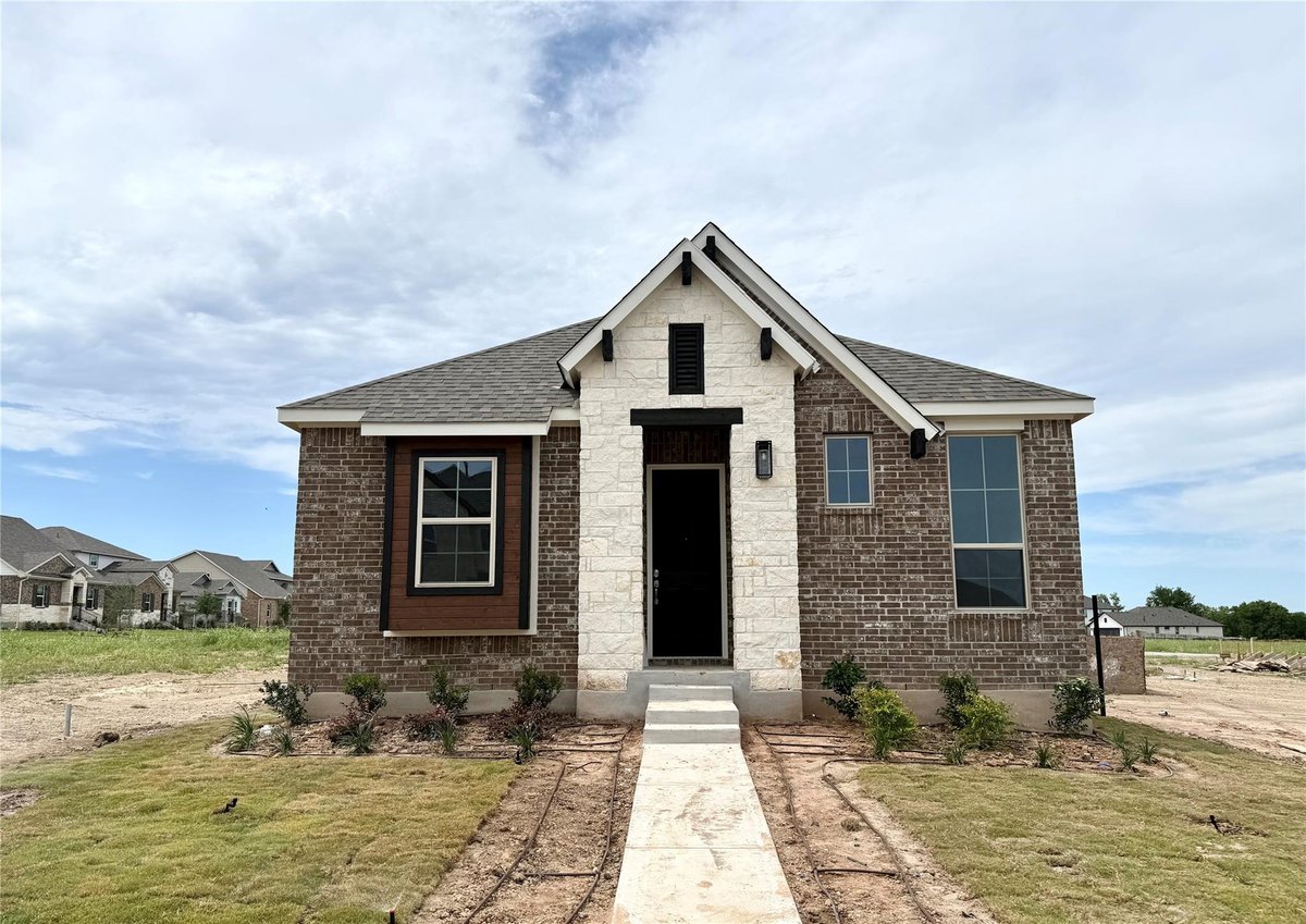 View 205 Rock Daisy RD in Flora 205 Rock Daisy RD - front exterior - Luxury home in Flora, Hutto, TX