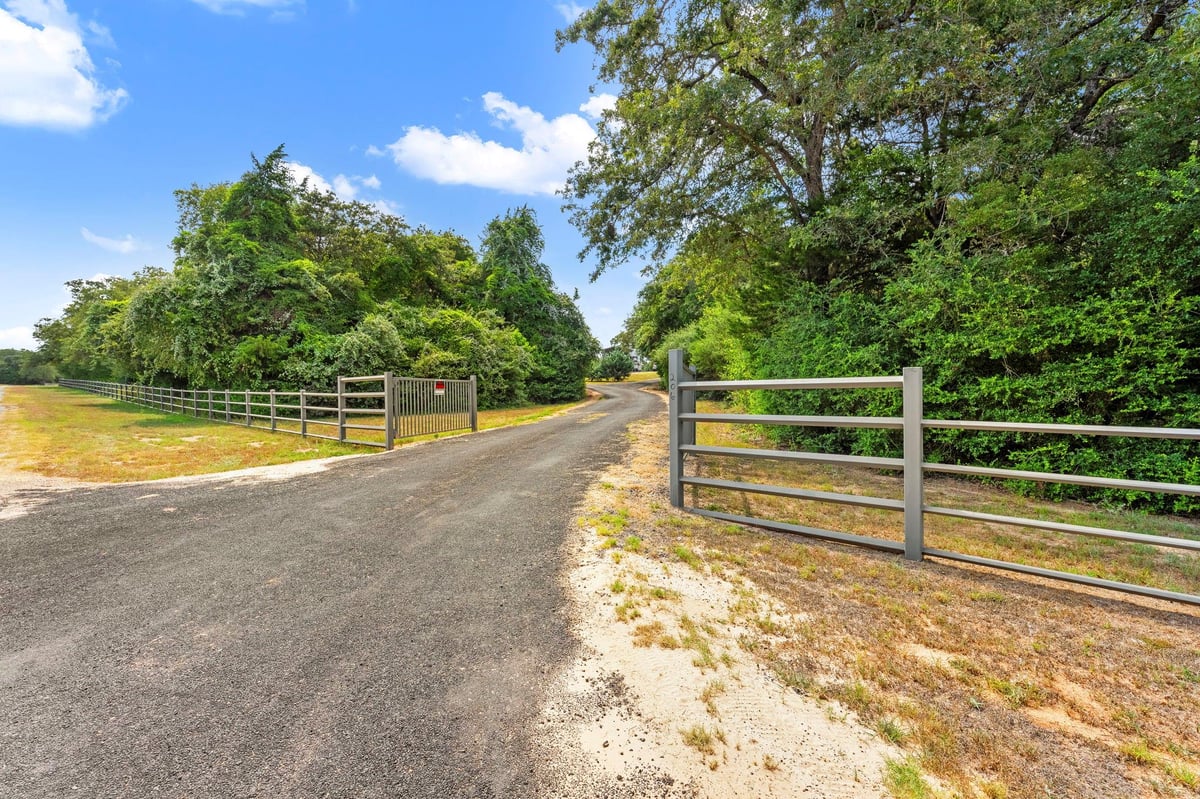 View 206 22 Hills RD in Gause 206 22 Hills RD, photo 1 of 2, Gause, Gause, TX