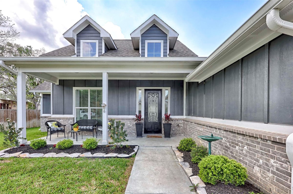 View 206 E Hinton RD in Weimar 206 E Hinton RD - property photo 1 - Luxury home in Weimar, Weimar, TX
