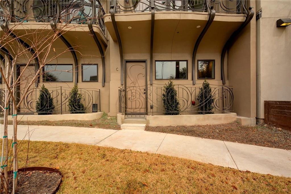 View 206 East Live Oak St Unit #C in 206 E Live Oak Condominium #C 206 East Live Oak St Unit #C - front exterior - Luxury home in 206 E Live Oak Condominium #C, Austin, TX