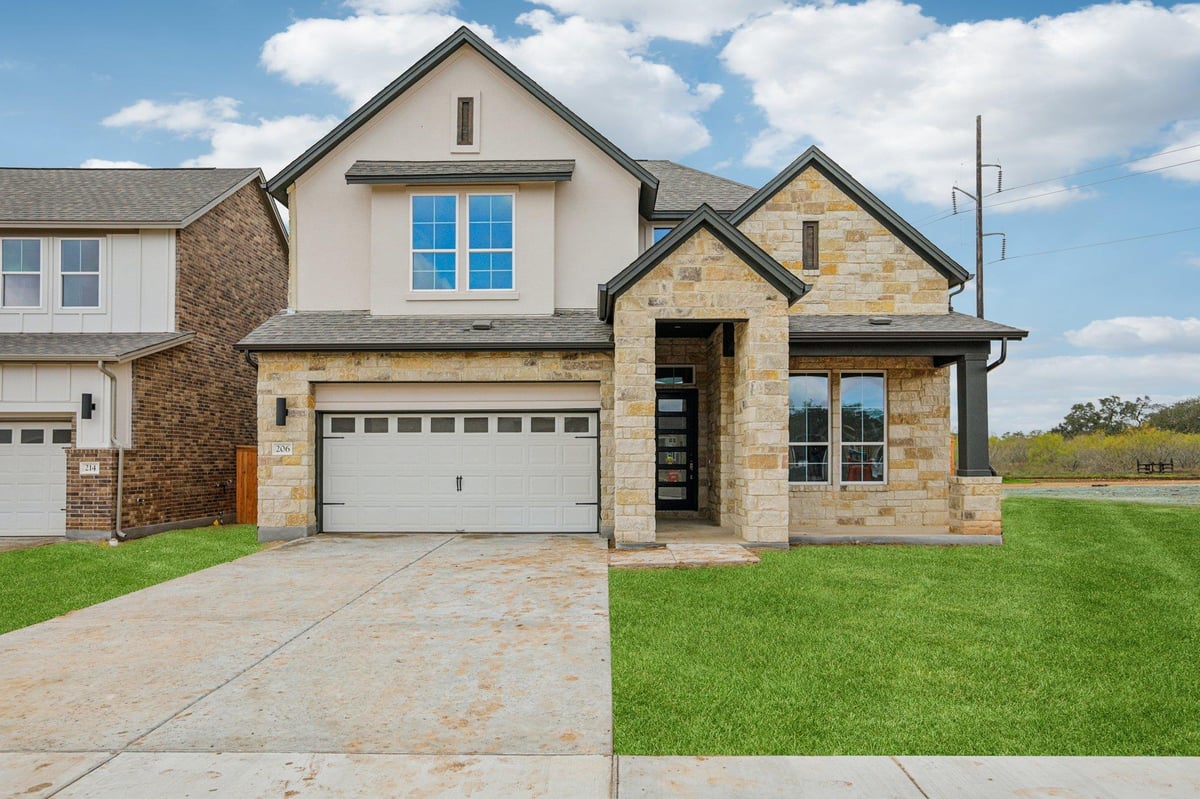 Living area at 206 San Saba Dr - 4 bed 3 bath home
