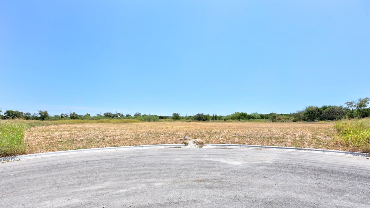 View 2062 Botts DR in Mill Crk Mdws Ph Iii 2062 Botts DR - property photo 1 - Luxury lot in Mill Crk Mdws Ph Iii, Salado, TX