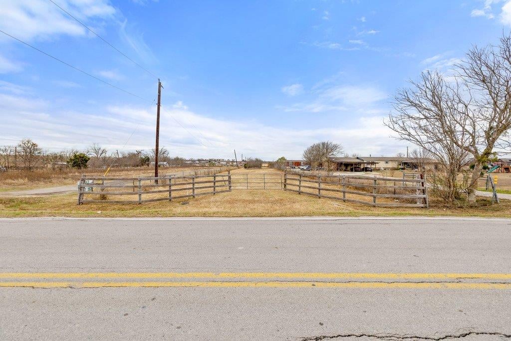Primary bedroom at 20646 Cameron Rd - Morrow John, Coupland, TX