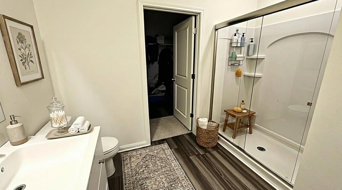 Primary bedroom at 207 Isthmus Ln - 3 bed 2 bath home
