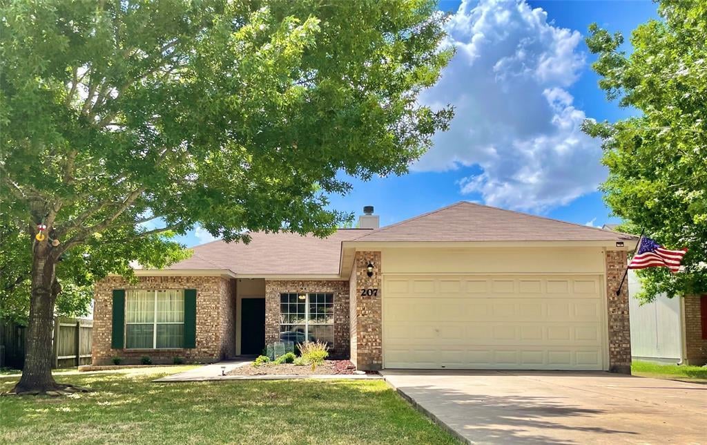 View 207 Kates Way in Clarks Crossing Sec 03 207 Kates Way - front exterior - Luxury home in Clarks Crossing Sec 03, Hutto, TX