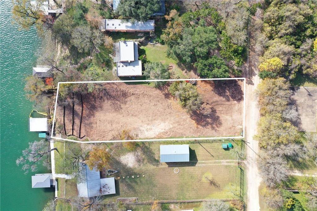 View 207 Lago Verde Dr in RIO VISTA ADDN 207 Lago Verde Dr - front exterior - Luxury lot in RIO VISTA ADDN, Austin, TX