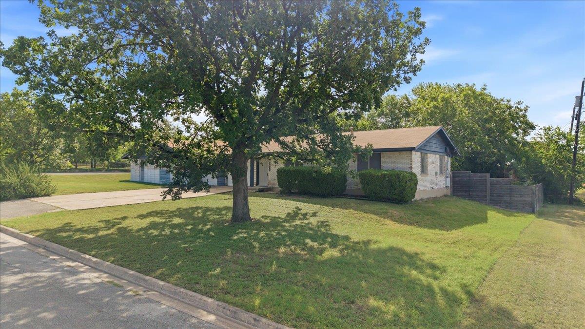 View 207 W Noton ST Unit #A in Wrenbar Add 207 W Noton ST Unit #A - property photo 1 - Luxury home in Wrenbar Add, Pflugerville, TX