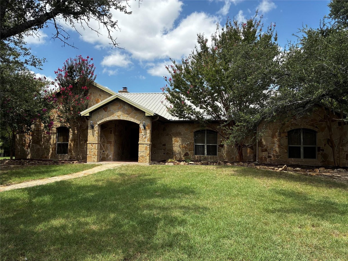 View 2072 County Road 1025 in Lampasas 2072 County Road 1025, photo 1, Lampasas, Lampasas, TX