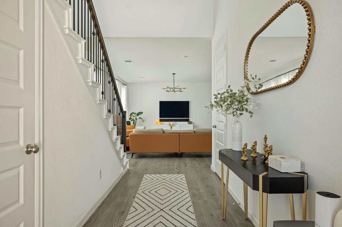 Living area at 208 Dycus Bnd - 4 bed 3 bath home