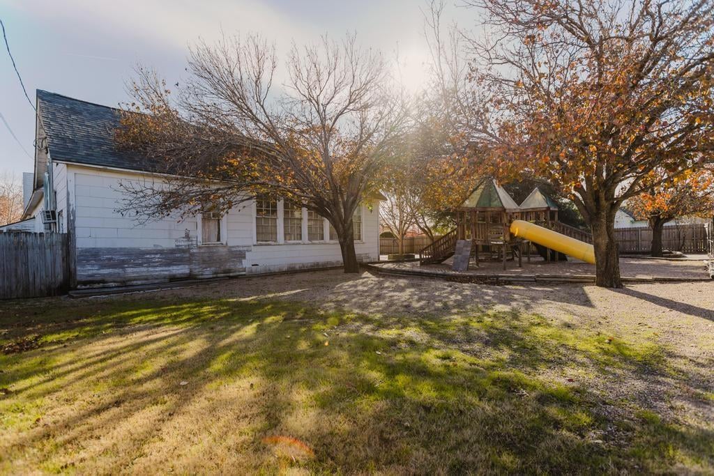 Living area at 208 Farley St - Railroad, Hutto, TX