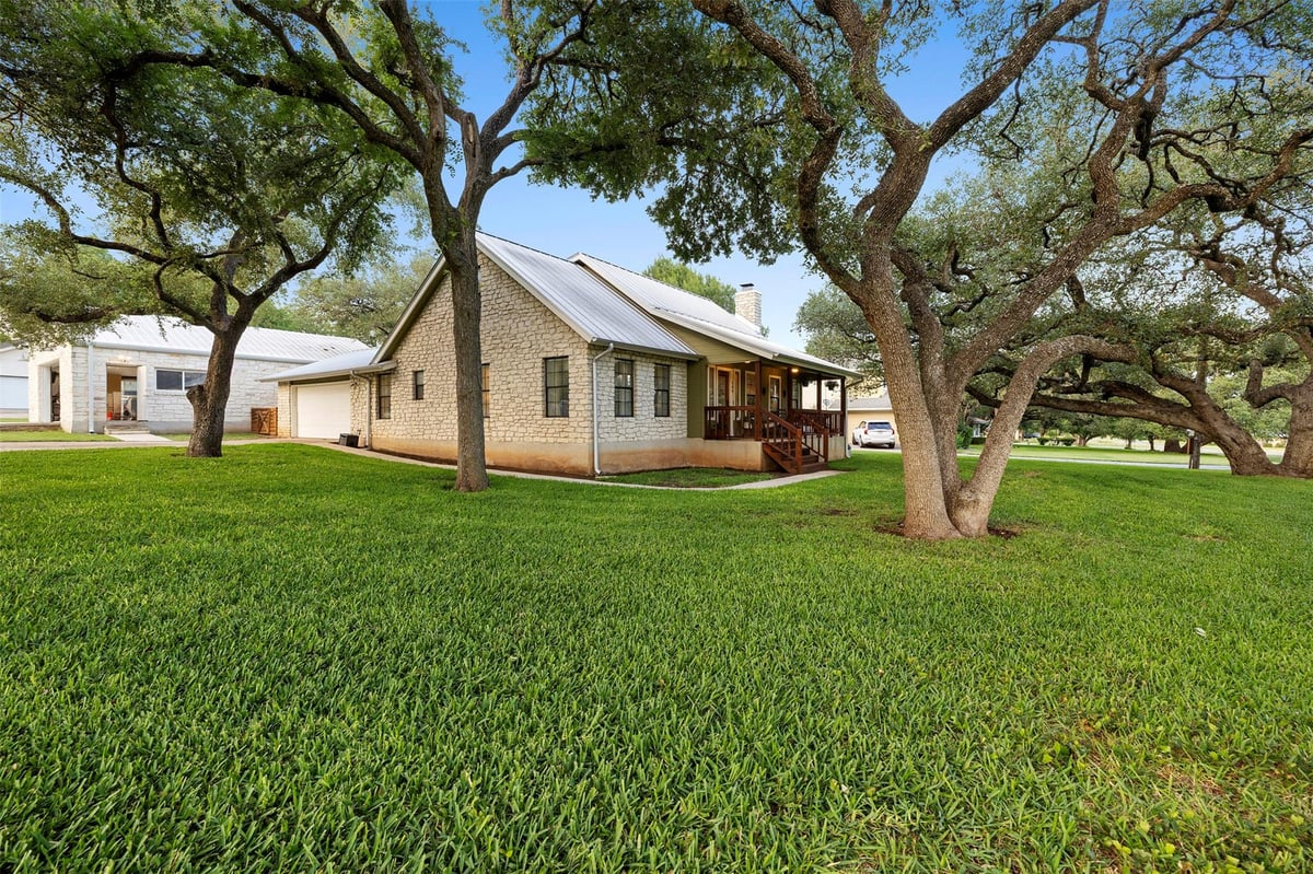 Primary bedroom at 208 Willet Dr - 4 bed 2 bath home