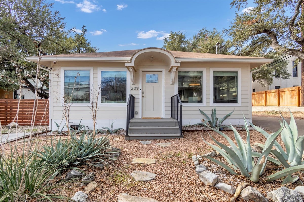 View 209 E Live Oak St Unit #1/2 in Swisher Add 209 E Live Oak St Unit #1/2 - front exterior - Luxury home in Swisher Add, Austin, TX