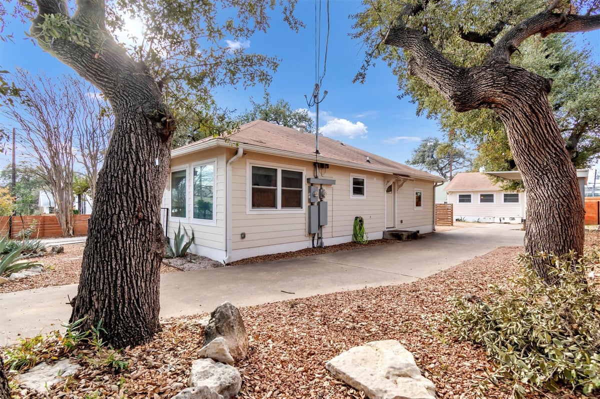 Kitchen at 209 E Live Oak St Unit #1/2 - 5 bed 4 bath home