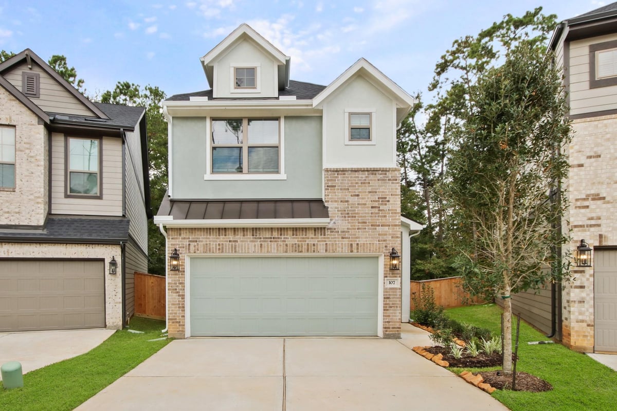 209 Flora Springs Cv - front exterior - Luxury home in Santa Rita Ranch, Liberty Hill, TX