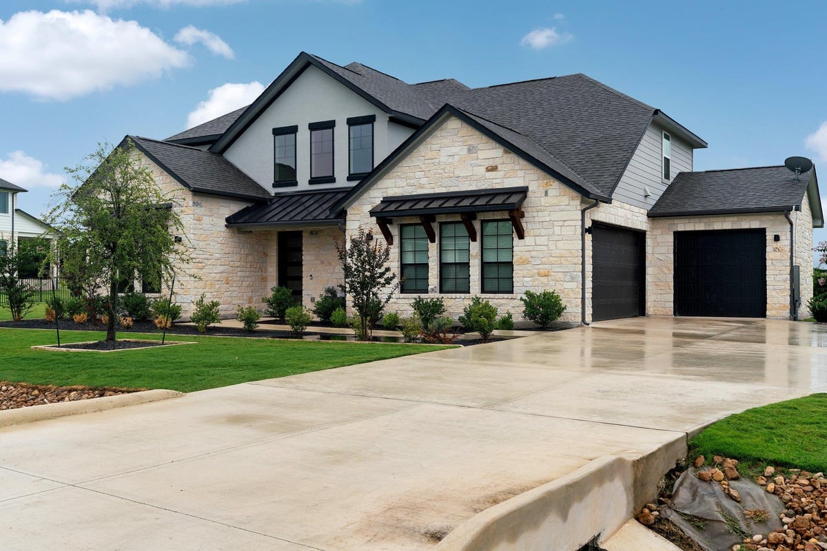 209 Northcrest DR - front exterior - Luxury home in North Haven, Liberty Hill, TX