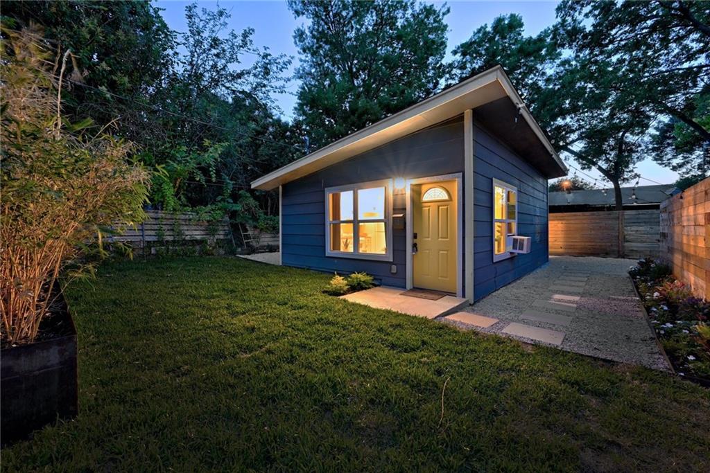 View 209 Sandra St Unit #2 in Lynn Connie 209 Sandra St Unit #2 - front exterior - Luxury home in Lynn Connie, Austin, TX