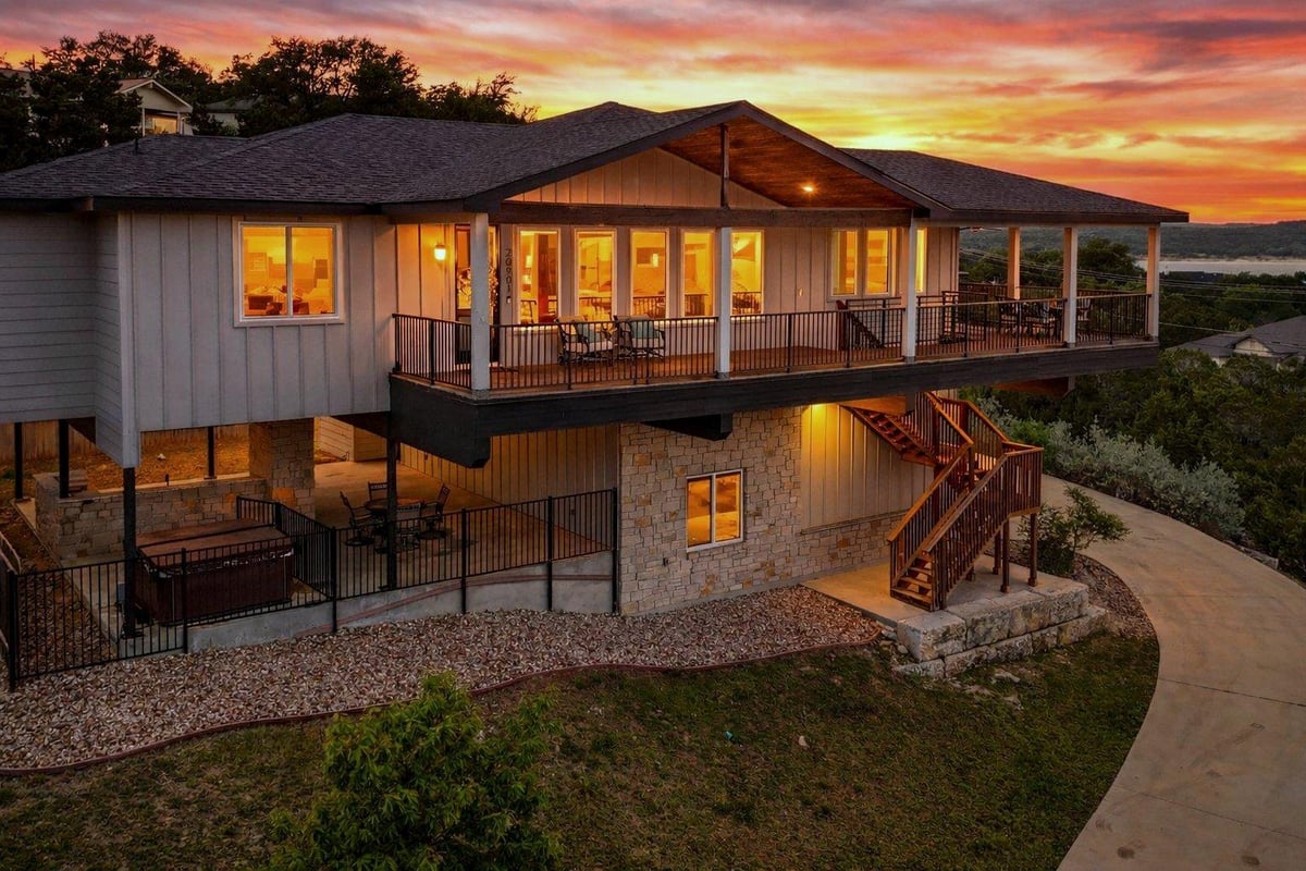 View 20901 Broken Arrow St in Lago Vista Country Club Estates 20901 Broken Arrow St - property photo 1 - Luxury home in Lago Vista Country Club Estates, Lago Vista, TX