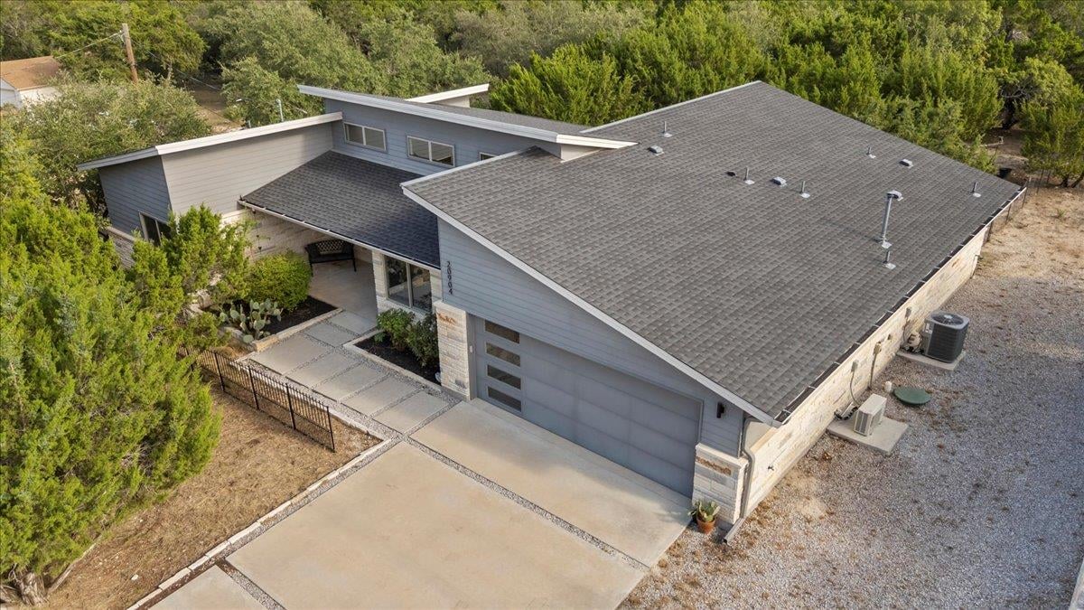 View 20904 Northland Dr in Lago Vista Estates Sec 06 20904 Northland Dr - property photo 1 - Luxury home in Lago Vista Estates Sec 06, Lago Vista, TX