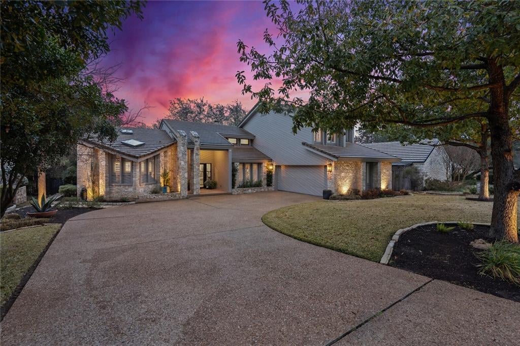 View 21 Drifting Wind RUN in Hills Lakeway Ph 01 21 Drifting Wind RUN - front exterior - Luxury home in Hills Lakeway Ph 01, Austin, TX