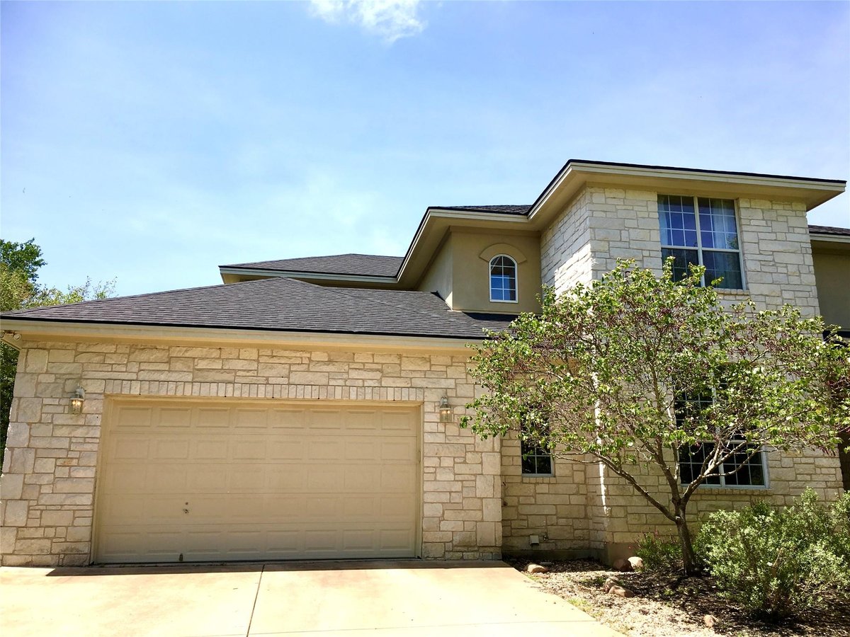 Living area at 210 Amandas Way - 4 bed 3 bath home