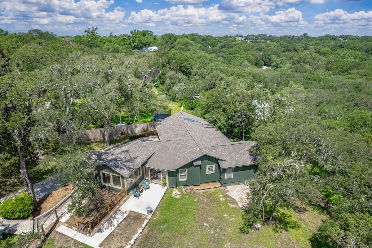 View 210 Harvard ST in G A McNaughton 1st Add 210 Harvard ST - front exterior - Luxury home in G A McNaughton 1st Add, San Marcos, TX