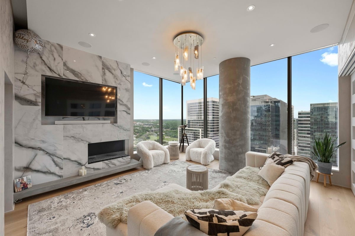 View 210 Lavaca St Unit #2706 in Block 21 Condos 210 Lavaca St Unit #2706 - front exterior - Luxury home in Block 21 Condos, Austin, TX