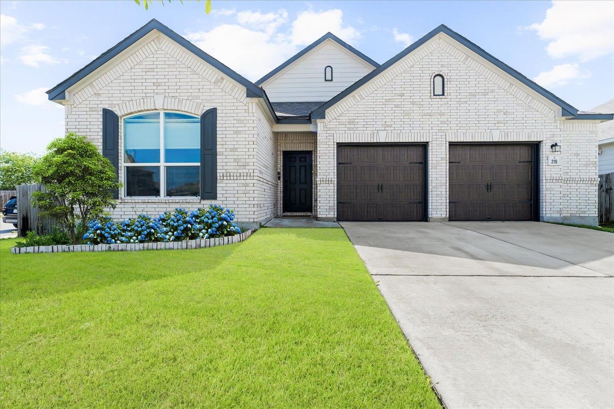 View 210 Maroon LN in Sunset Hills Ph One 210 Maroon LN - front exterior - Luxury home in Sunset Hills Ph One, Kyle, TX