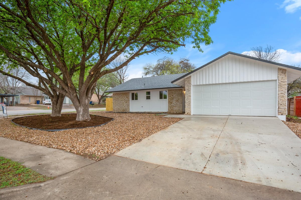 View 2100 Deadwood DR in Peppertree Park Sec 01 2100 Deadwood DR - property photo 1 - Luxury home in Peppertree Park Sec 01, Austin, TX