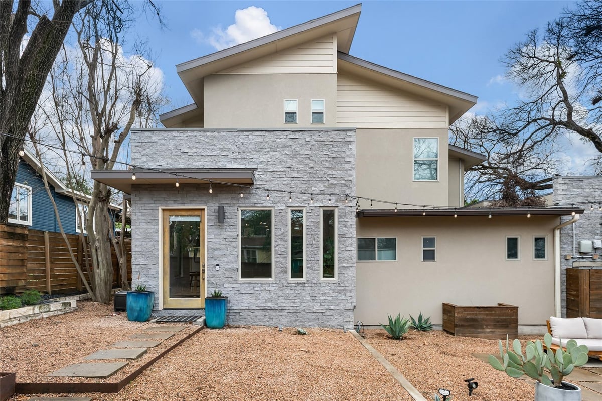 View 2100 Glendale PL Unit #B in 2100 Glendale Place Condominiu 2100 Glendale PL Unit #B - property photo 1 - Luxury home in 2100 Glendale Place Condominiu, Austin, TX