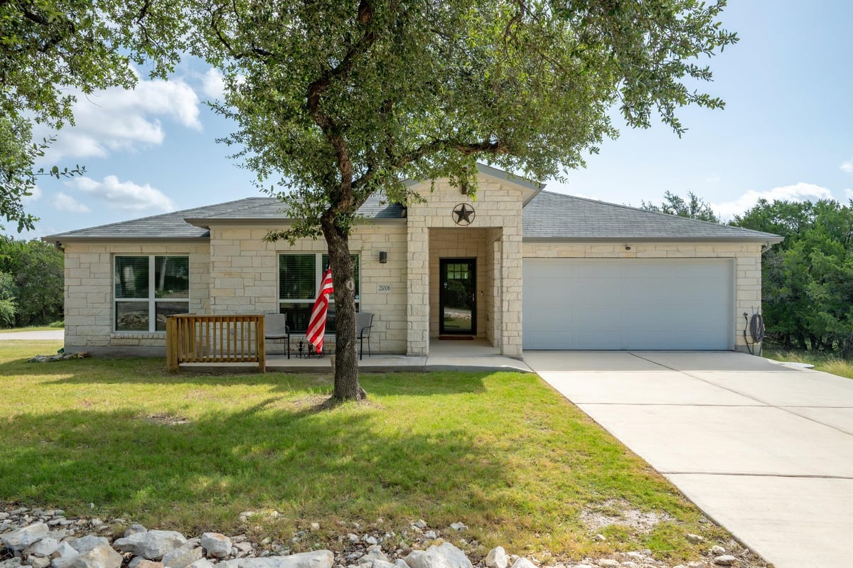 View 21006 Santa Rosa Ave in Highland Lake Estates Sec 30 21006 Santa Rosa Ave - front exterior - Luxury home in Highland Lake Estates Sec 30, Lago Vista, TX