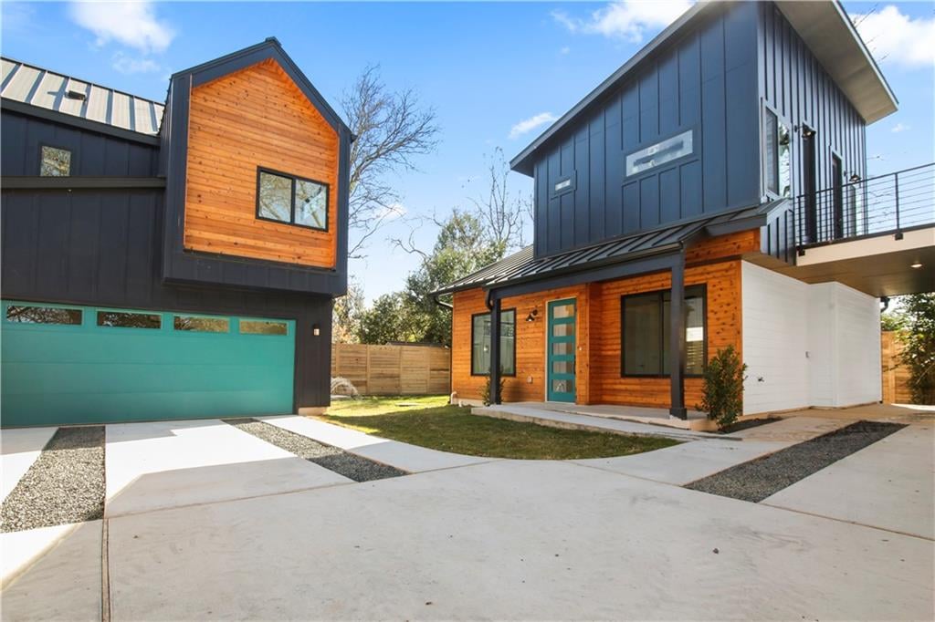 View 2101 Unit B Prather LN Unit #B in Dudley E E 2101 Unit B Prather LN Unit #B - front exterior - Luxury home in Dudley E E, Austin, TX