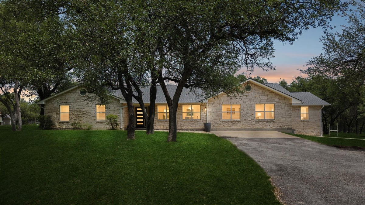 View 2101 Upper Branch Cv in Kirby Spgs Ph Ii Resubd 2101 Upper Branch Cv - front exterior - Luxury home in Kirby Spgs Ph Ii Resubd, Dripping Springs, TX