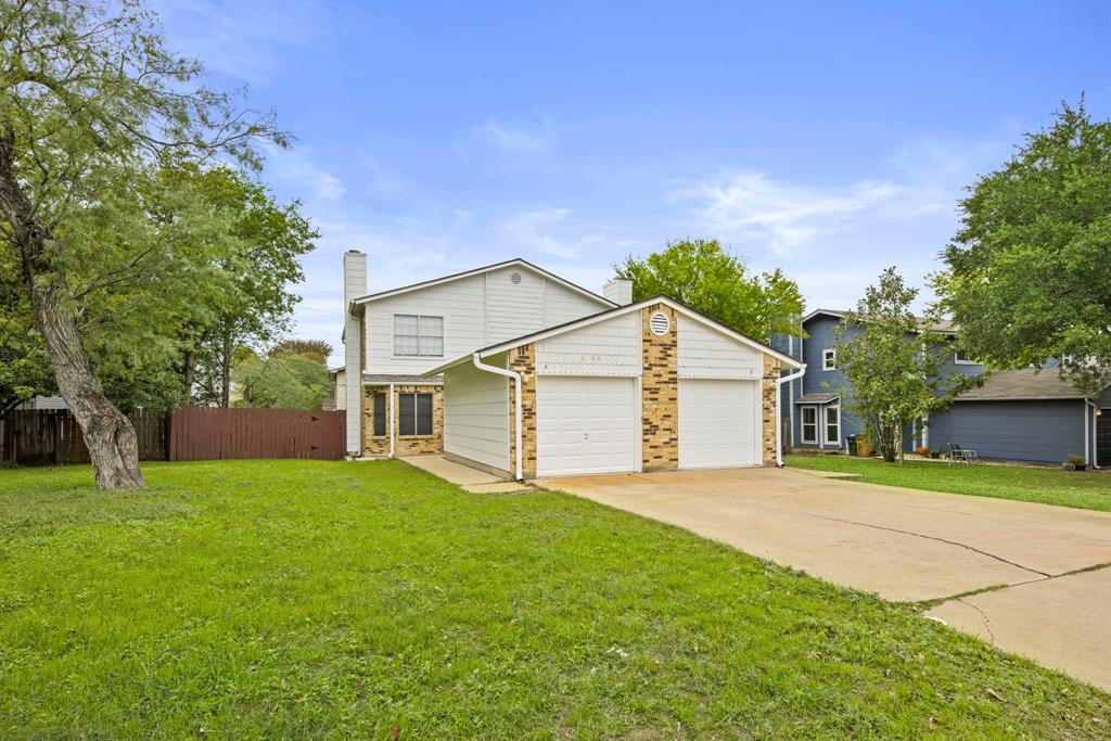 View 2102 Kenneth Ave in Kasparek Add 2102 Kenneth Ave - front exterior - Luxury home in Kasparek Add, Austin, TX