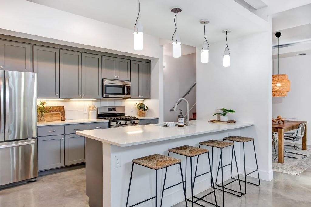 2102 Wordsworth Dr Unit #B - front exterior - Luxury home in A4 16 K3000 2-4 Units, Austin, TX