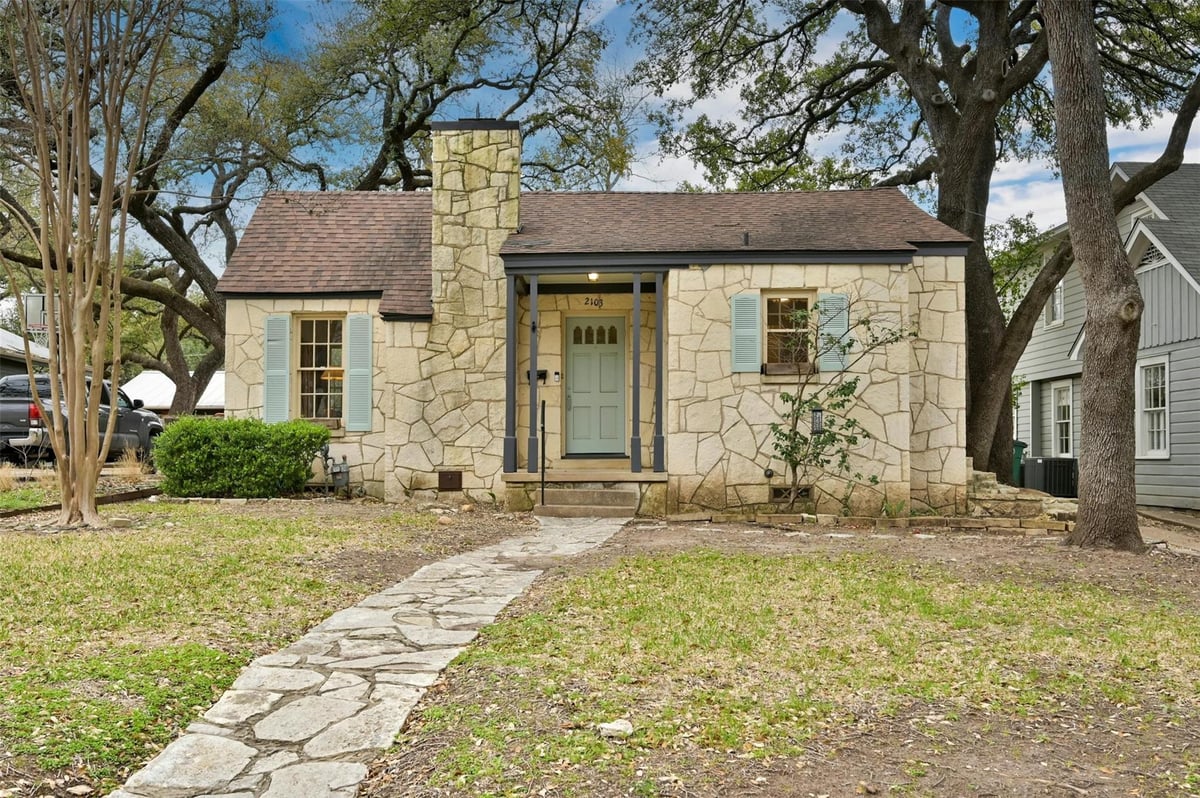 View 2103 Robinhood TRL in Sherwood Forest 2103 Robinhood TRL - front exterior - Luxury home in Sherwood Forest, Austin, TX