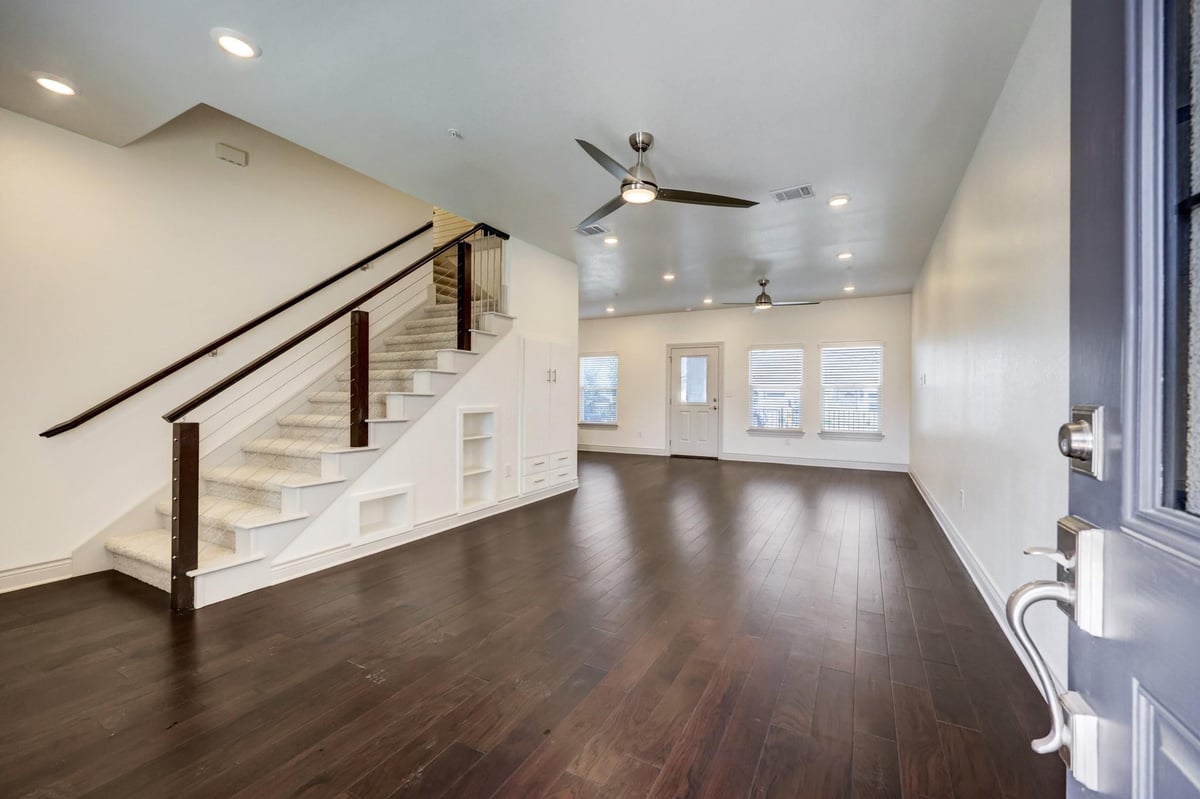 Living area at 2105  Tiger Trl  #302 - 3 bed 2 bath home