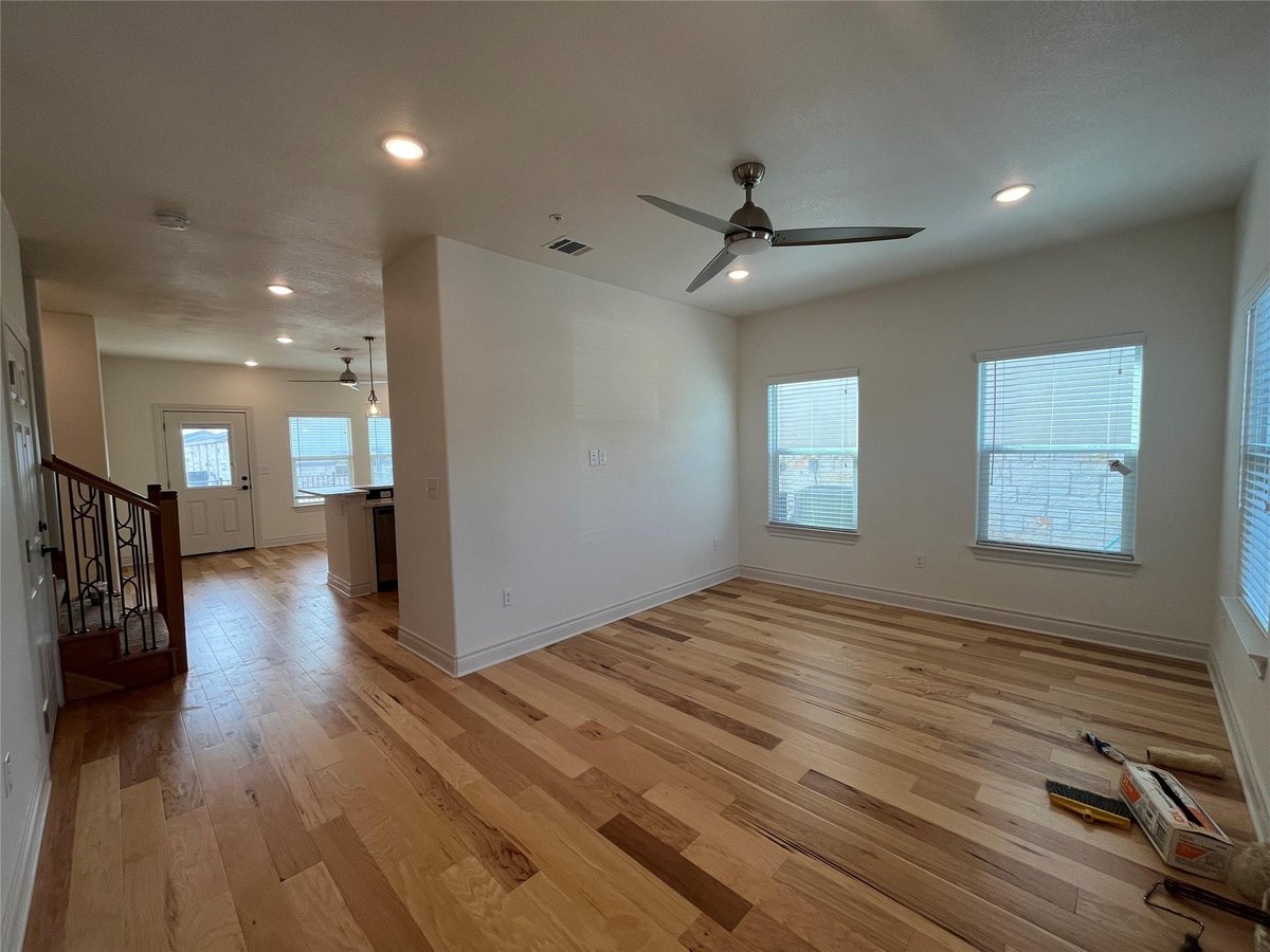 Living area at 2105  Tiger Trl  #503 - 4 bed 2 bath home