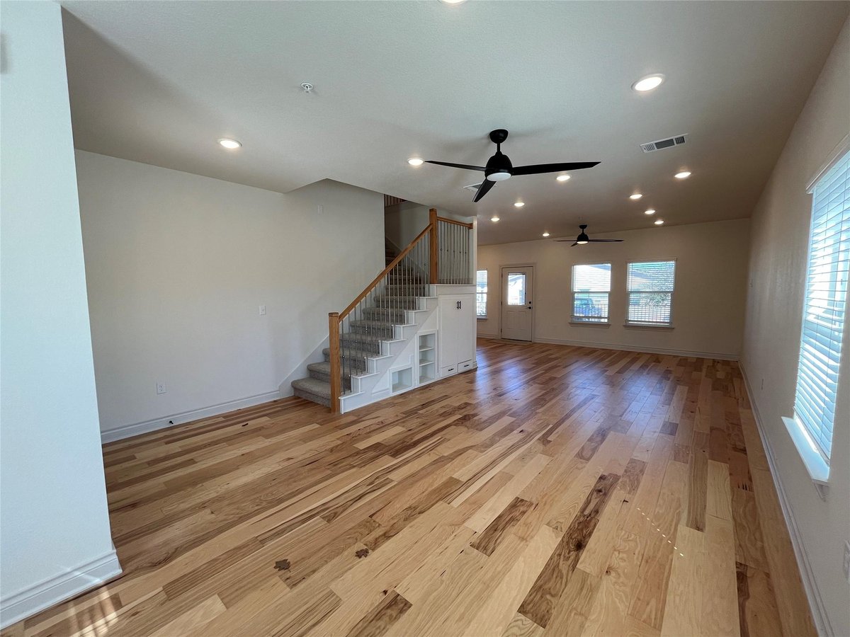 Living area at 2105  Tiger Trl  #603 - 3 bed 3 bath home