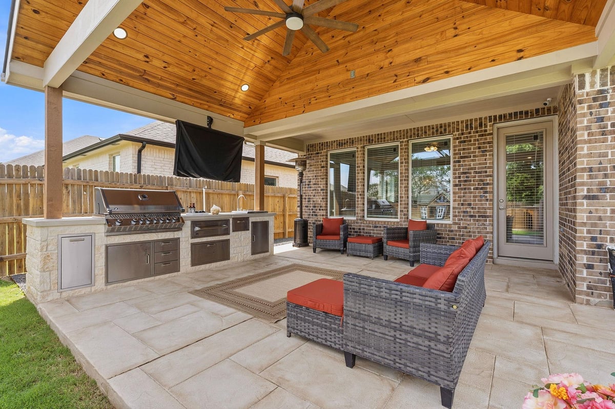 2105 Wildhorse ST - front exterior - Luxury home in Rosenbusch Ranch Ph 1, Leander, TX