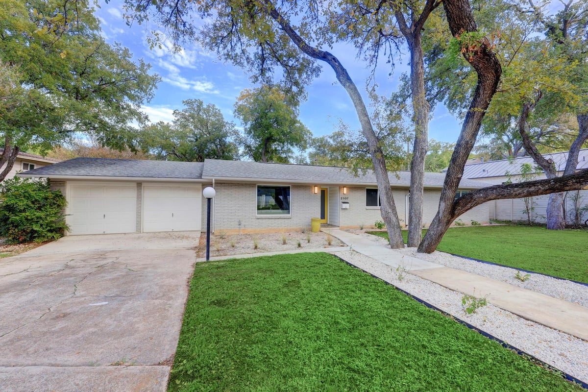 View 2107 Barton PKWY in Barton Hills Sec 03a 2107 Barton PKWY - front exterior - Luxury home in Barton Hills Sec 03a, Austin, TX