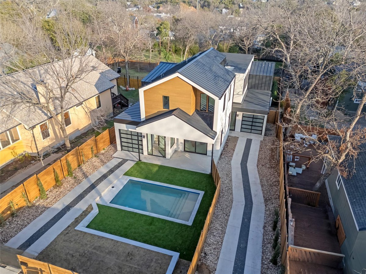 View 2107 Brackenridge St Unit #1 in Swisher Add 2107 Brackenridge St Unit #1 - front exterior - Luxury home in Swisher Add, Austin, TX