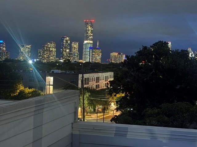 View 2108 Rosewood Ave Unit #B in Rosewood 2108 Rosewood Ave Unit #B - front exterior - Luxury home in Rosewood, Austin, TX