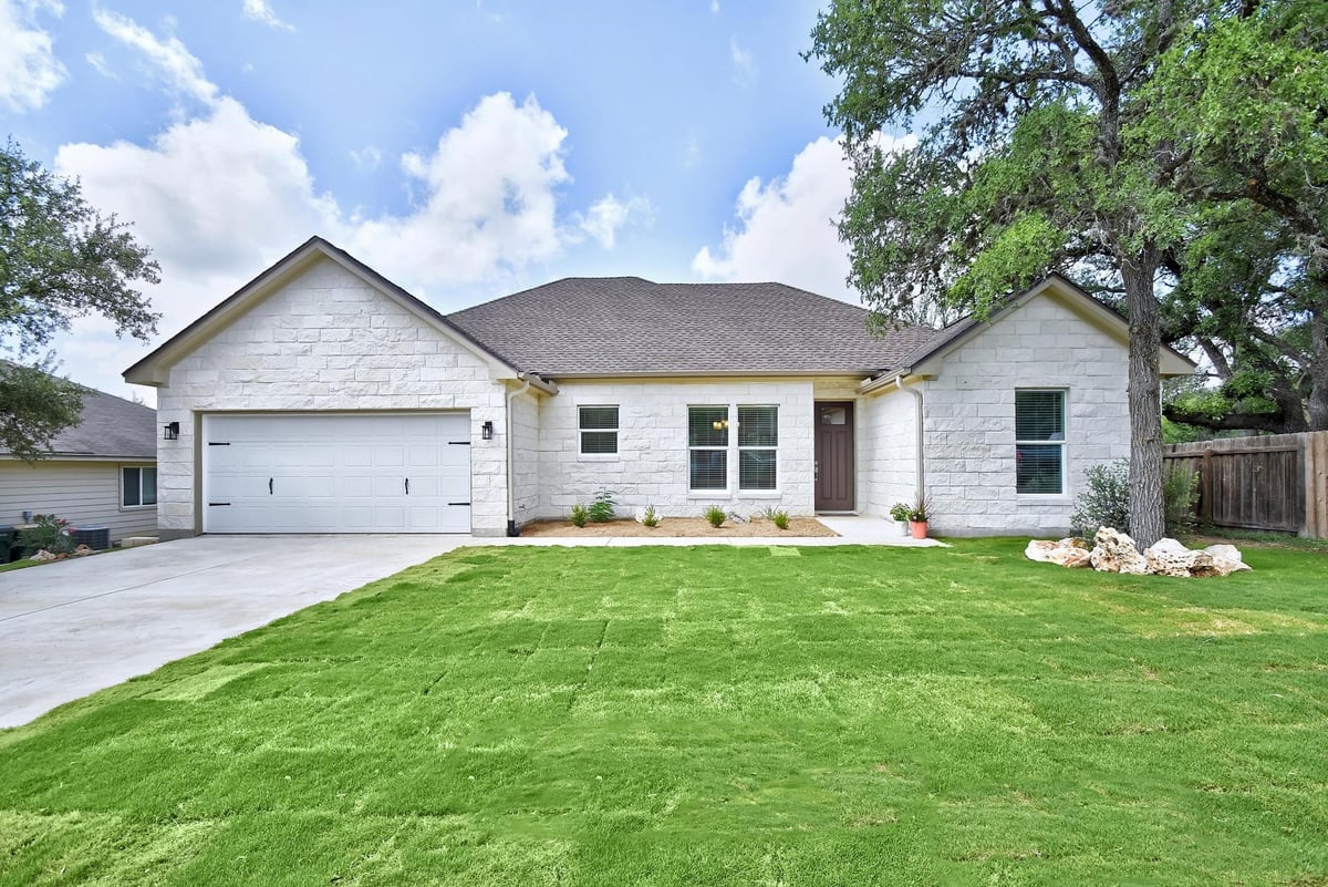 View 2109 Meadow View Dr in Bishop Crossing Sec 2 2109 Meadow View Dr - property photo 1 - Luxury home in Bishop Crossing Sec 2, San Marcos, TX
